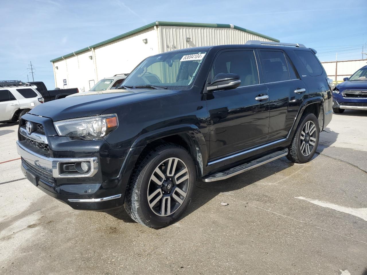 VIN JTEBU5JR0J5596136 2018 TOYOTA 4RUNNER no.1