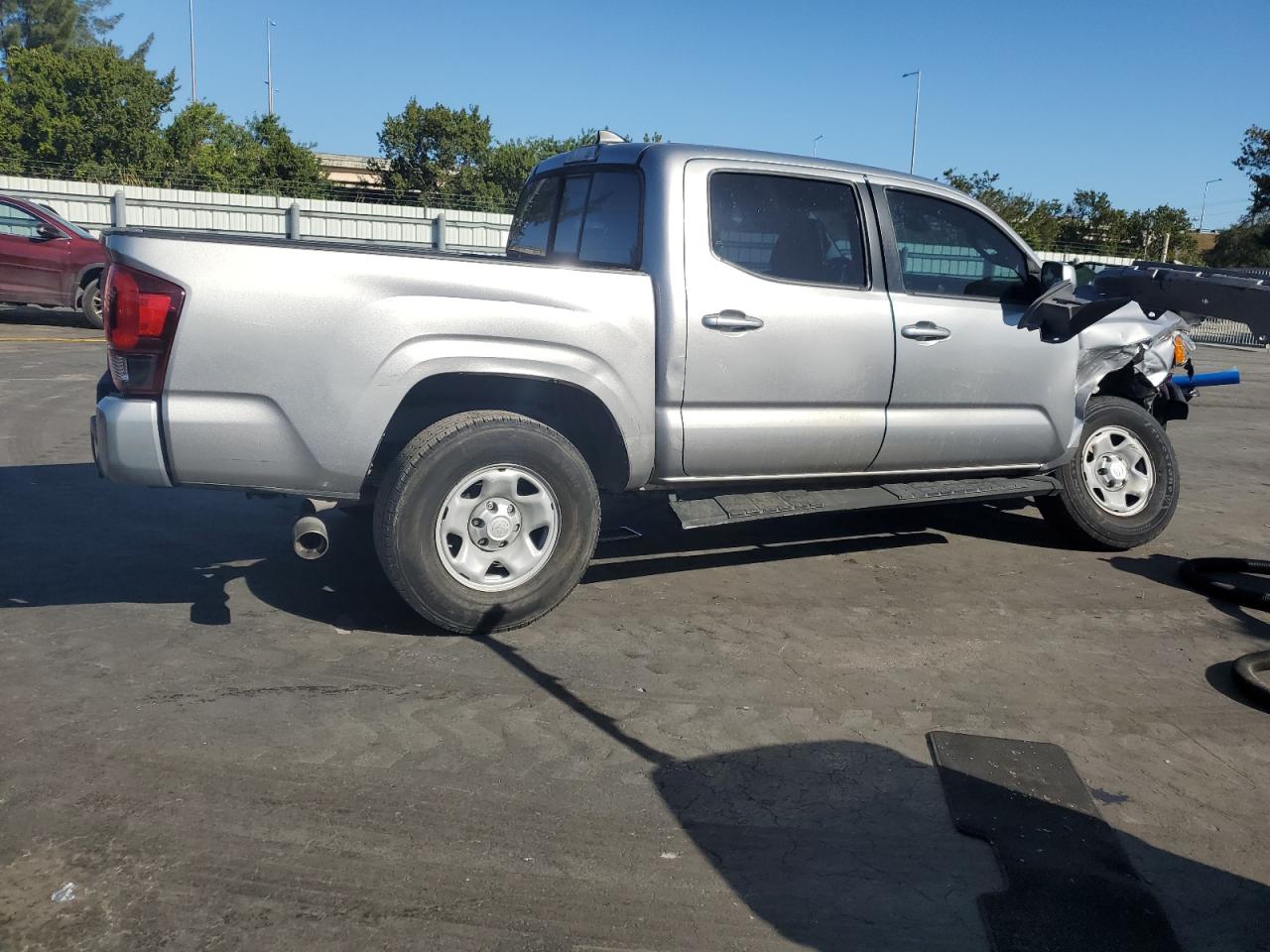 2018 Toyota Tacoma - Image 3