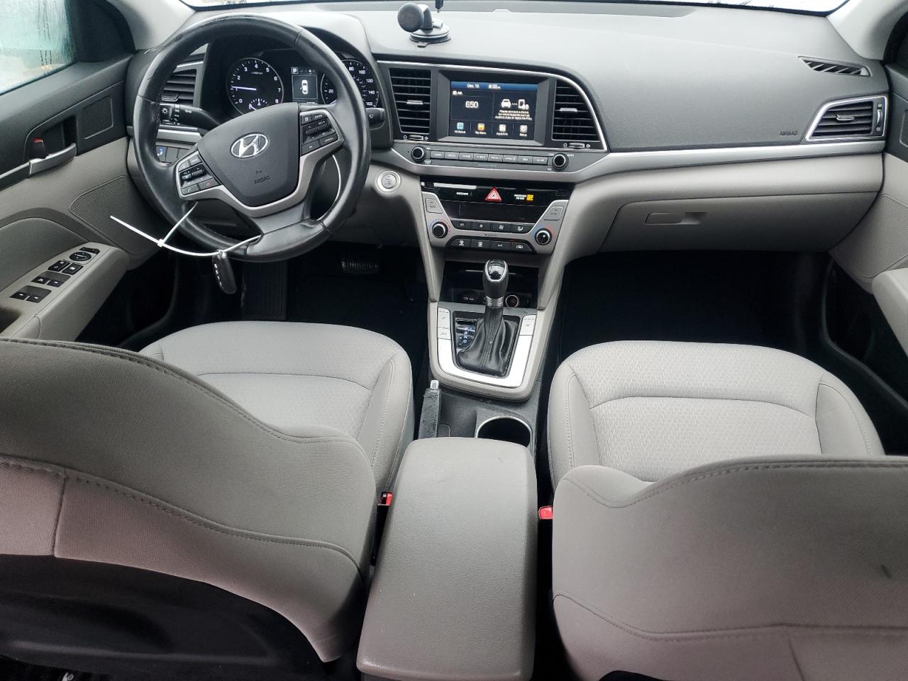 2018 Hyundai Elantra - Image 8
