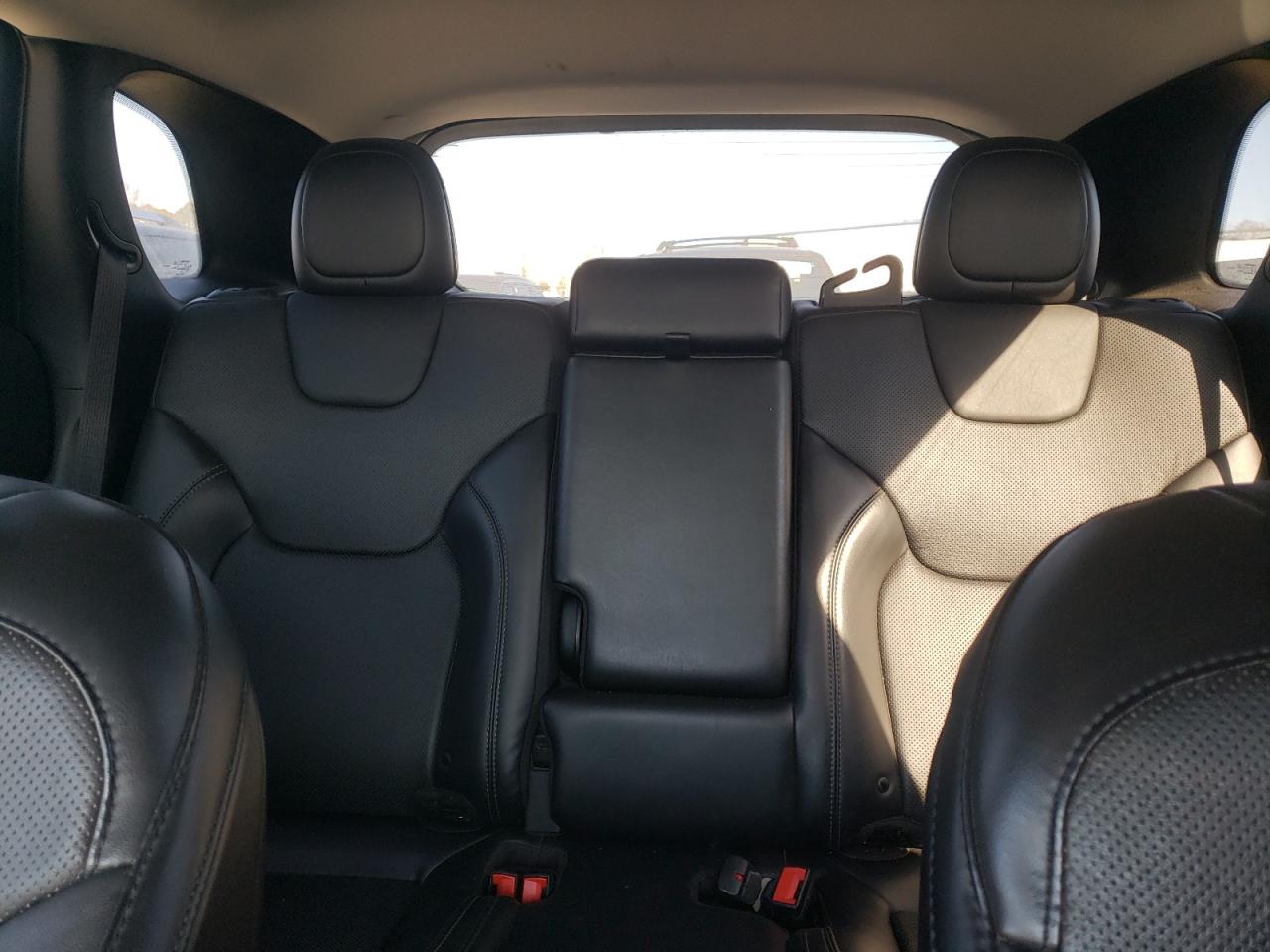 2019 Jeep Grand Cherokee - Image 10