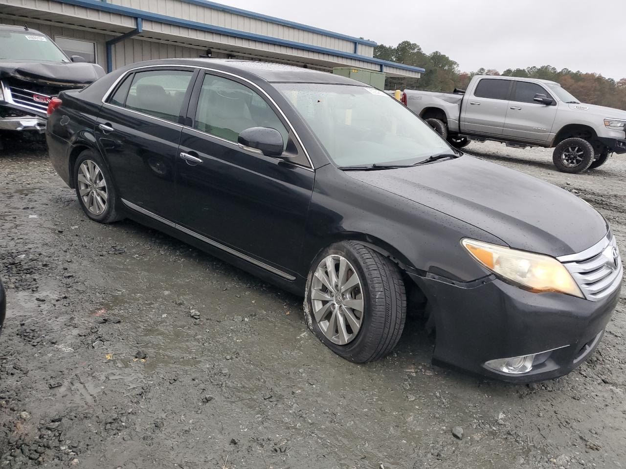 2011 Toyota Avalon - Image 4