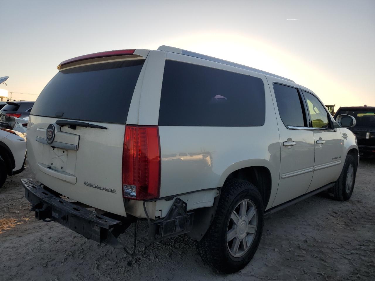 2014 Cadillac Escalade - Image 3