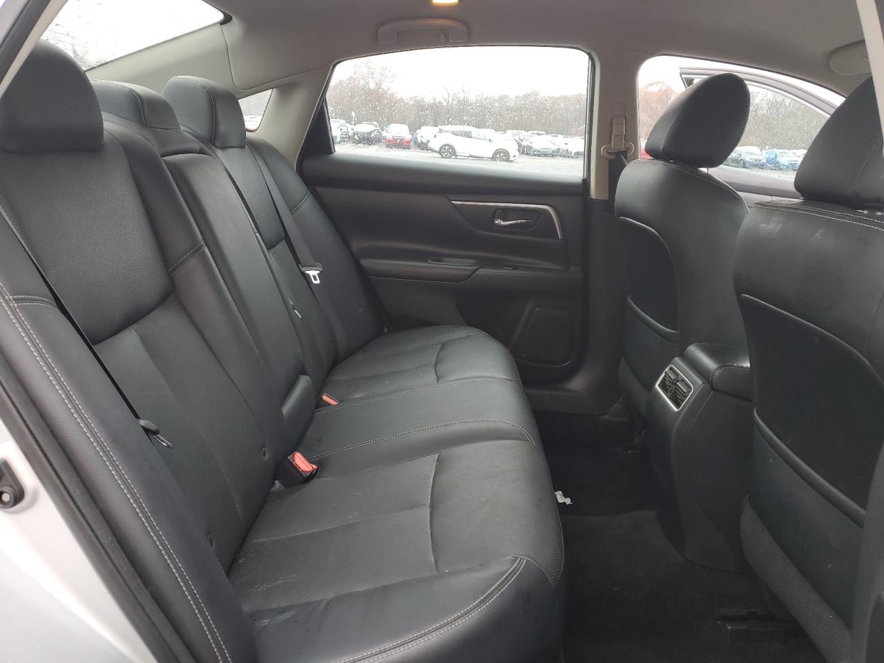 2017 Nissan Altima - Image 10