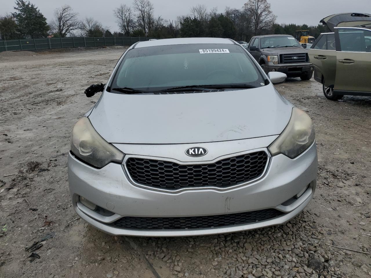 VIN KNAFX4A82G5545239 2016 KIA FORTE no.5