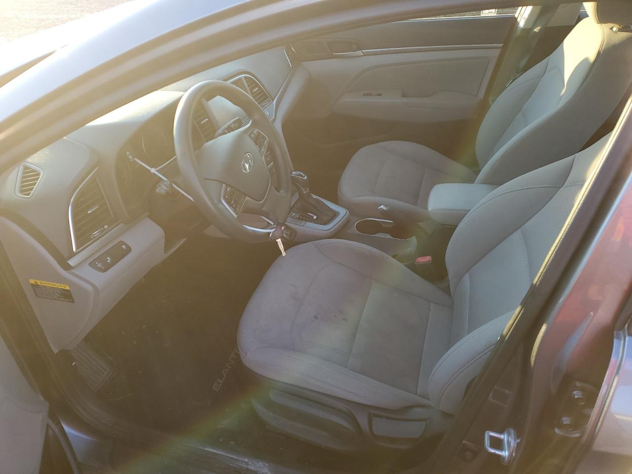 2018 Hyundai Elantra - Image 7