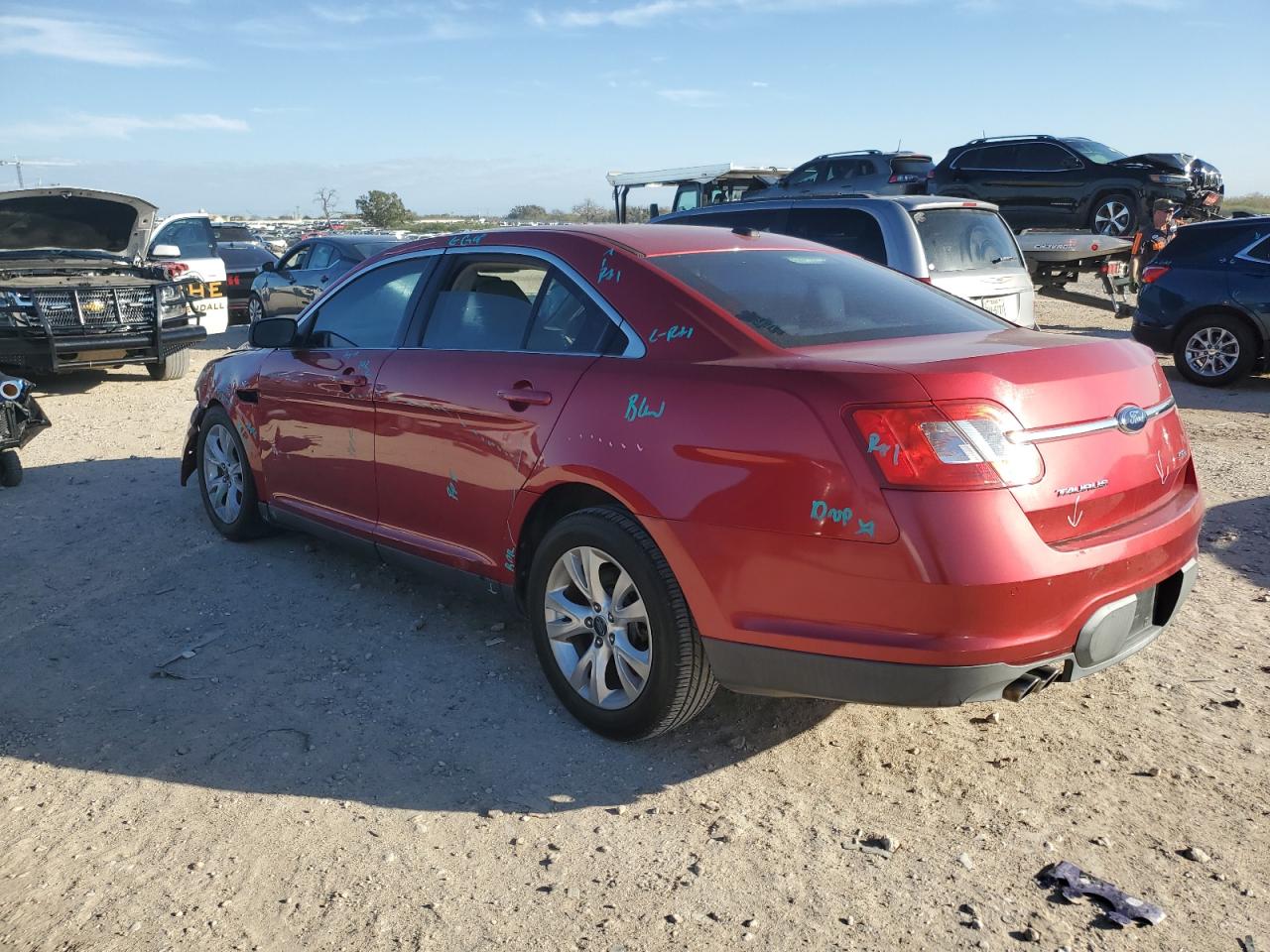 2010 Ford Taurus - Image 2