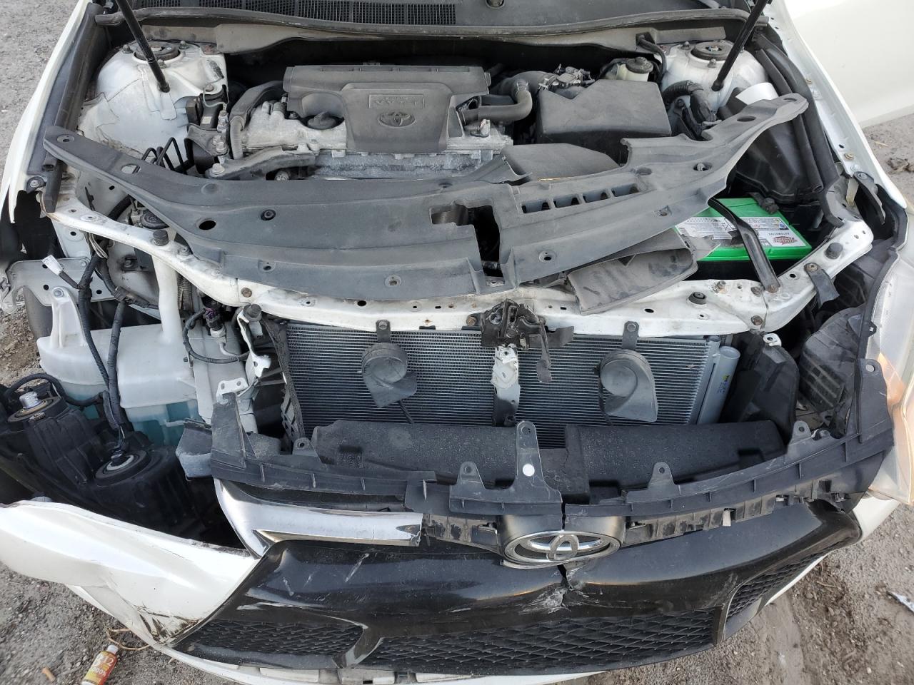 2015 Toyota Camry - Image 11