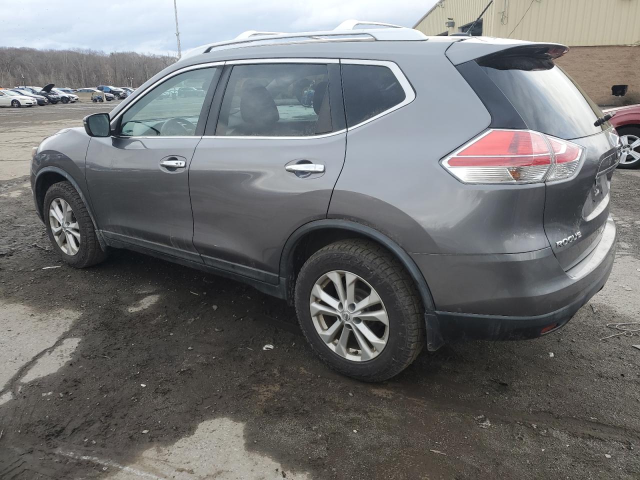 2016 Nissan Rogue - Image 2