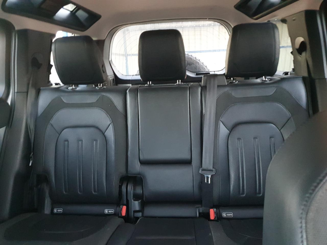 2020 Land Rover Defender - Image 10