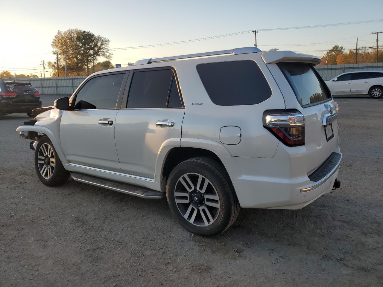 VIN JTEZU5JR3K5200104 2019 TOYOTA 4RUNNER no.2