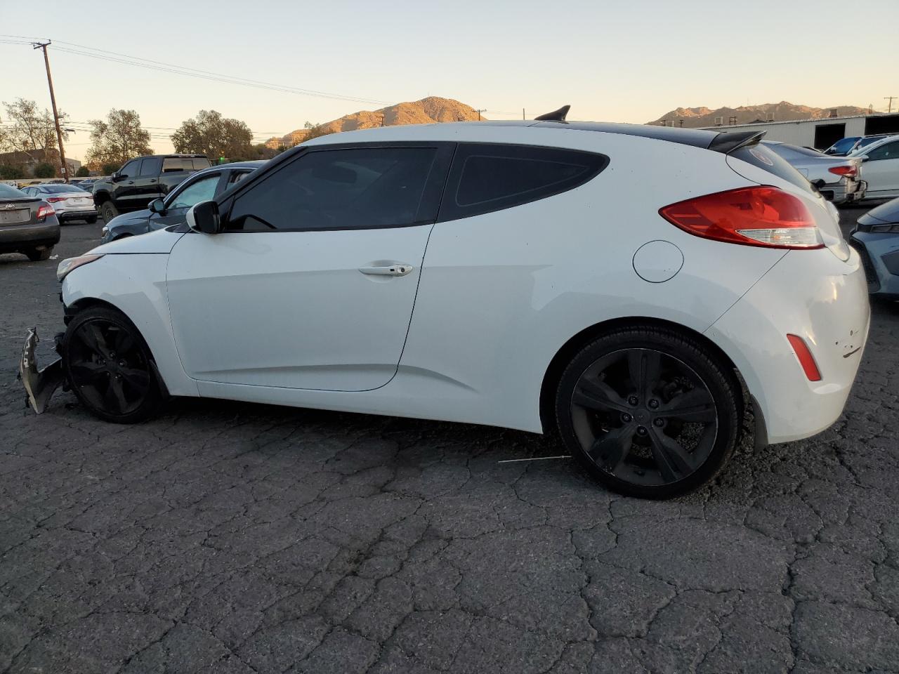 VIN KMHTC6AD2DU141638 2013 HYUNDAI VELOSTER no.2