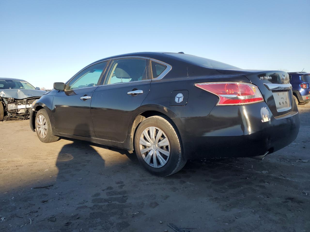 2015 Nissan Altima - Image 2