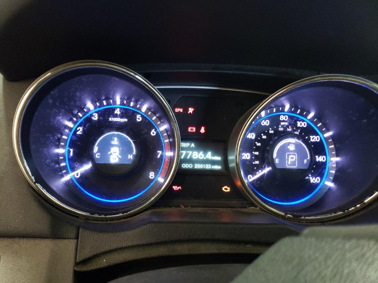 2013 Hyundai Sonata - Image 9