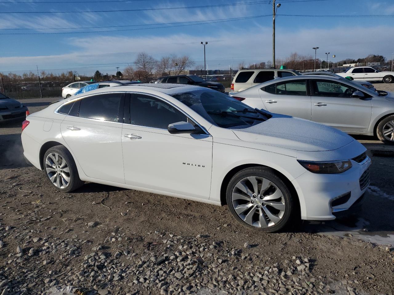 2017 Chevrolet Malibu - Image 4
