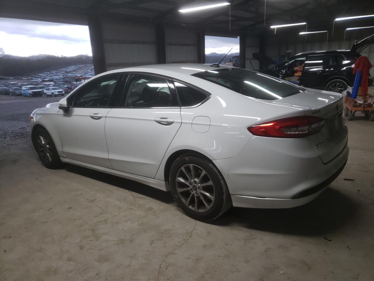 VIN 3FA6P0HD6HR338582 2017 FORD FUSION no.2