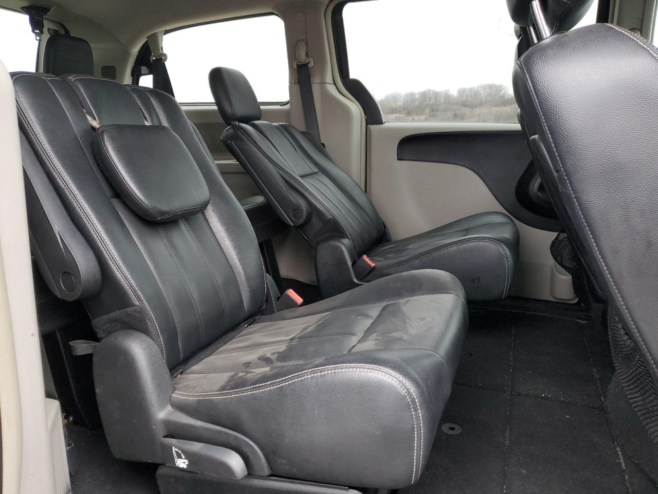 2016 Chrysler Town & Country Touring VIN: 2C4RC1BG2GR148262 Lot: 84013774