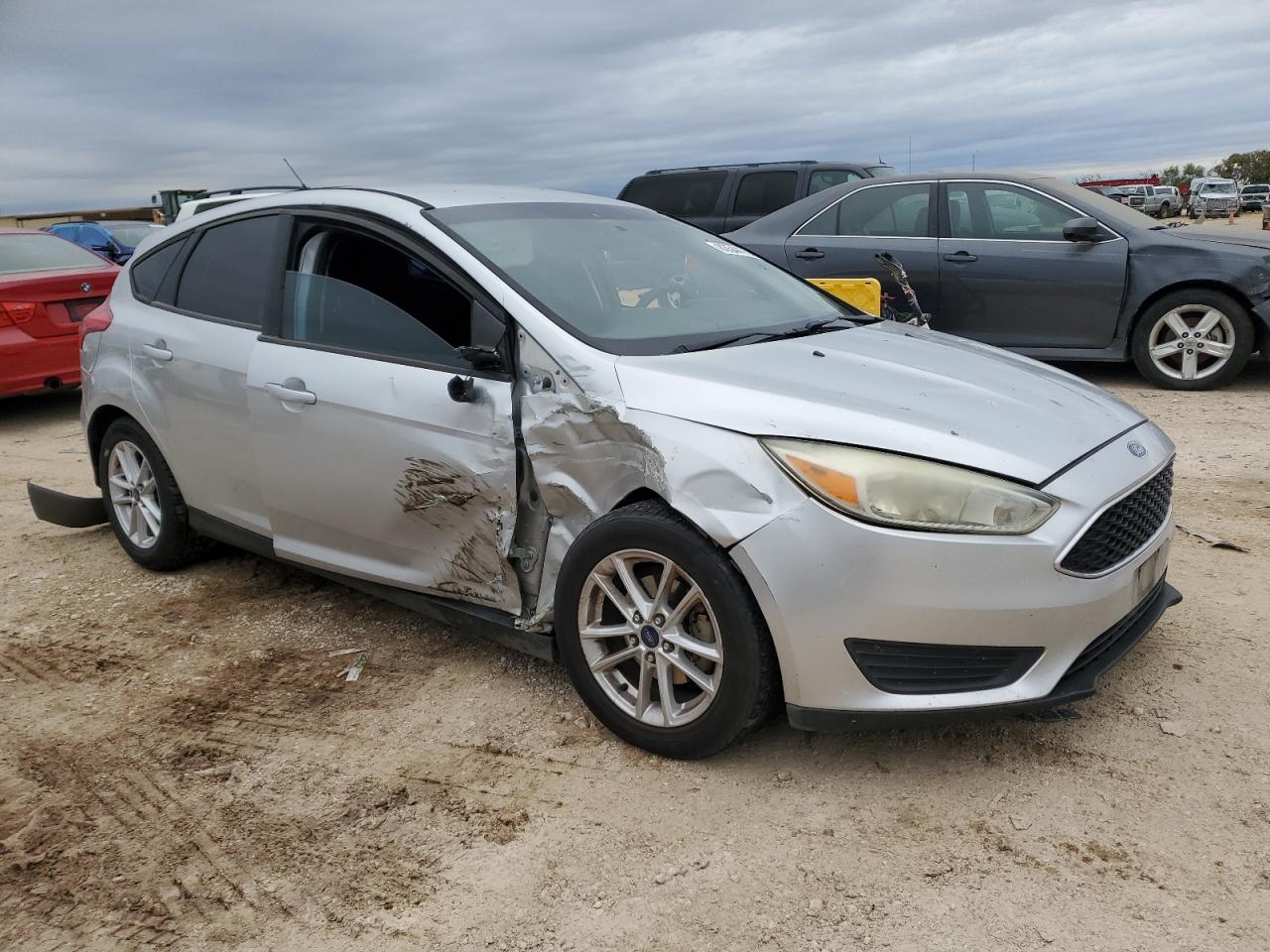 VIN 1FADP3K2XGL272227 2016 FORD FOCUS no.4