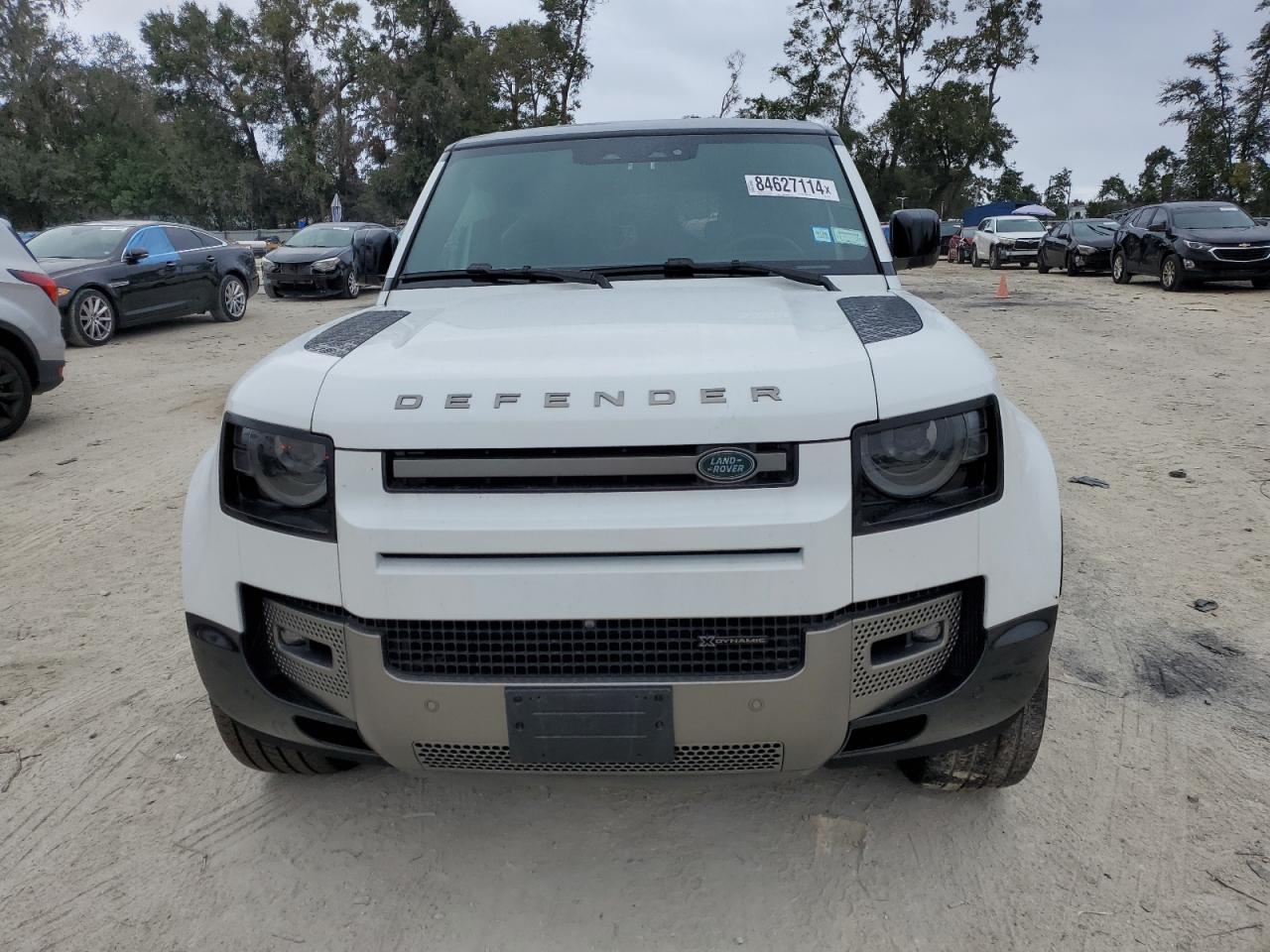 2023 Land Rover Defender - Image 5