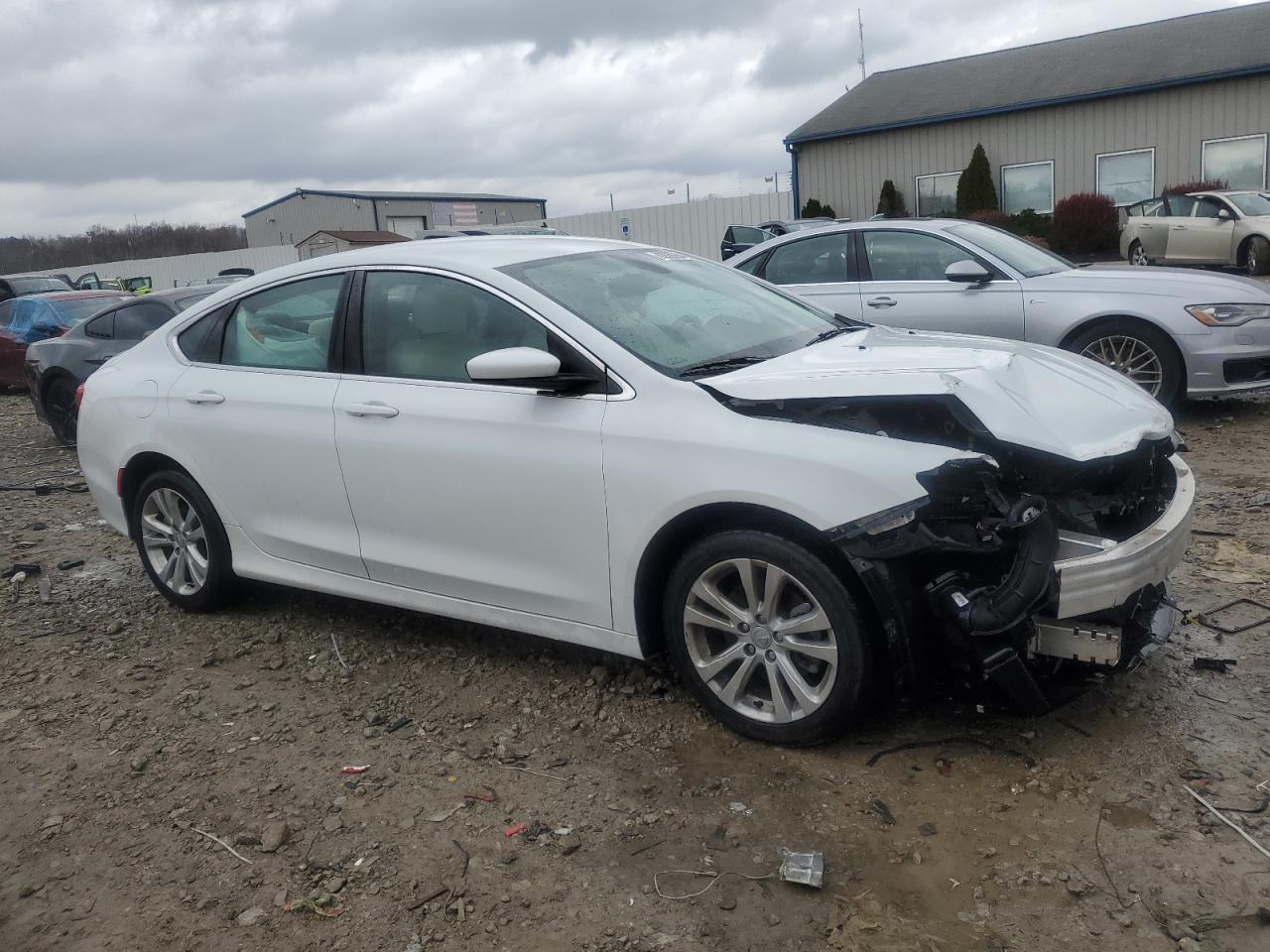 2015 Chrysler 200 - Image 4