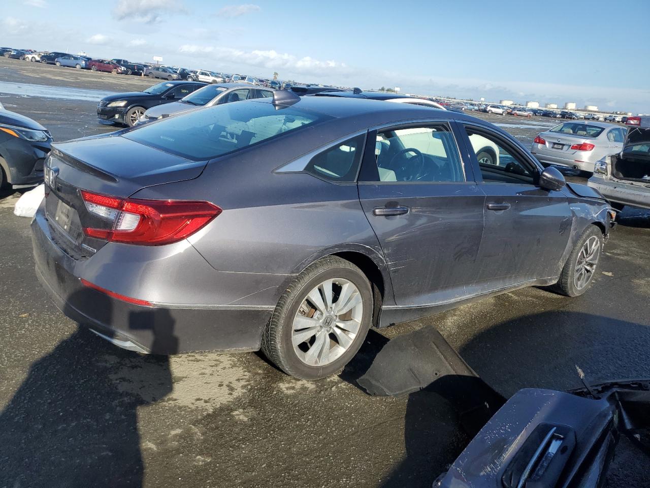 VIN 1HGCV3F51JA016420 2018 HONDA ACCORD no.3