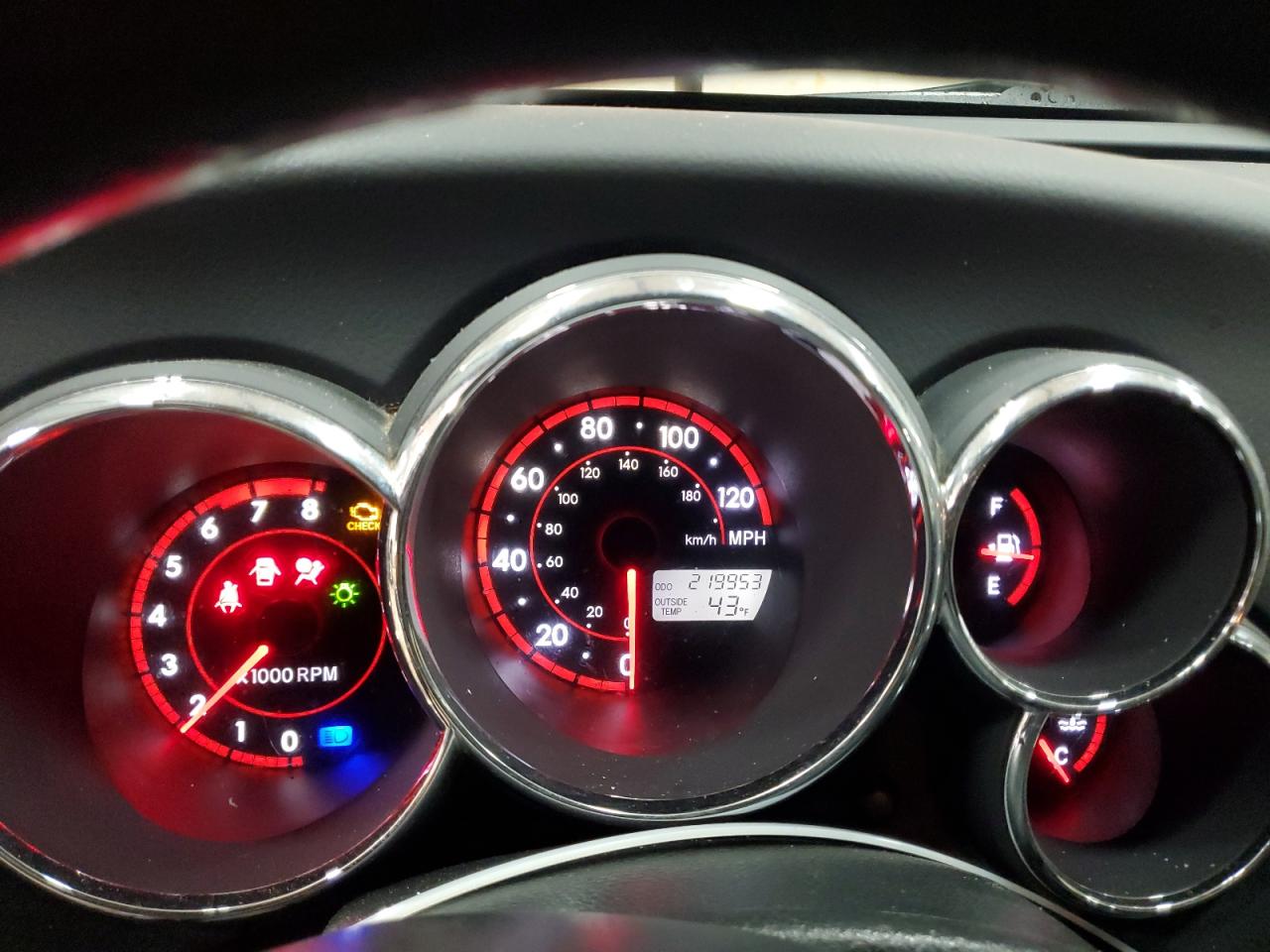 2005 Pontiac Vibe - Image 9