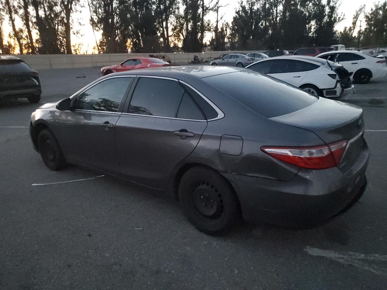 VIN 4T4BF1FK4GR538940 2016 TOYOTA CAMRY no.2