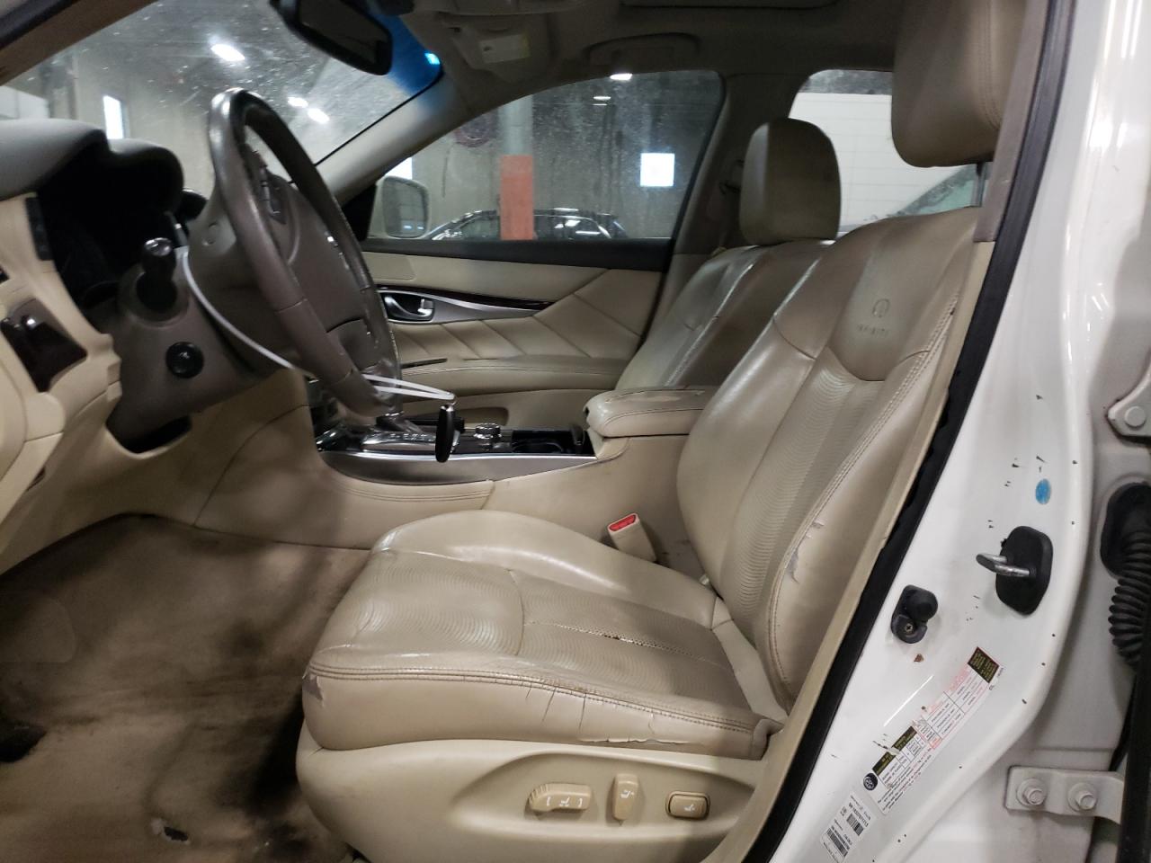 2011 Infiniti M - Image 7
