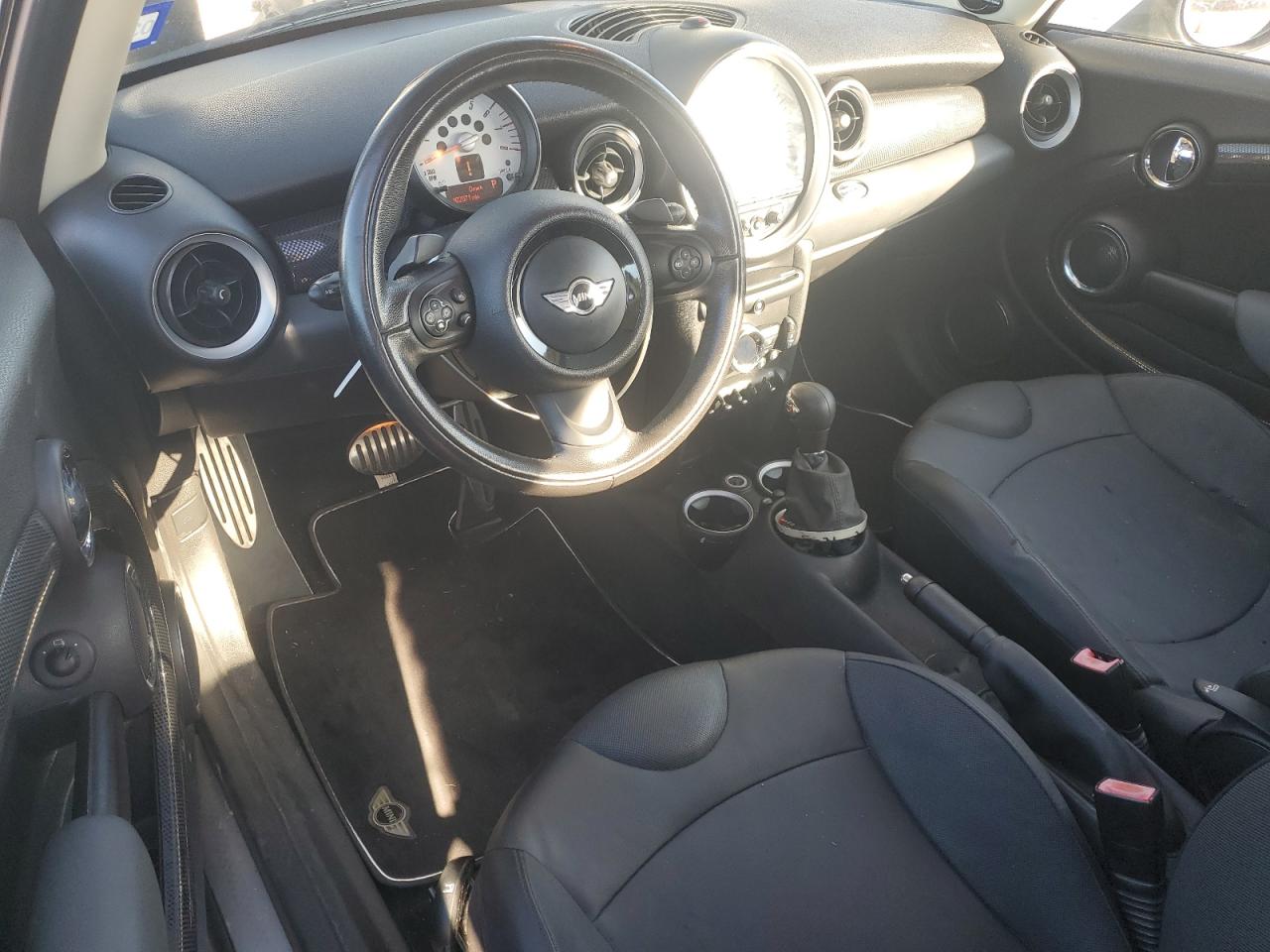 2011 MINI Cooper - Image 8