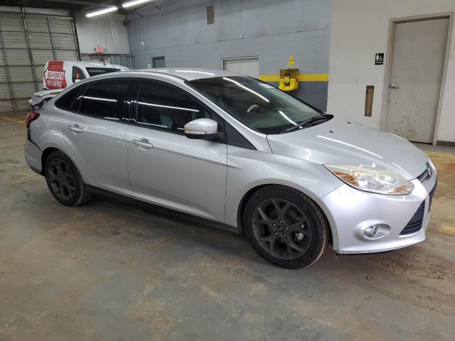 Sedans FORD FOCUS 2014 Silver