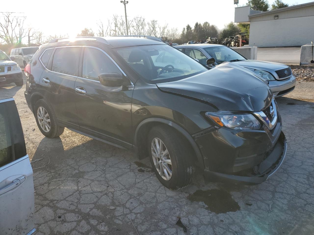 2017 Nissan Rogue - Image 4