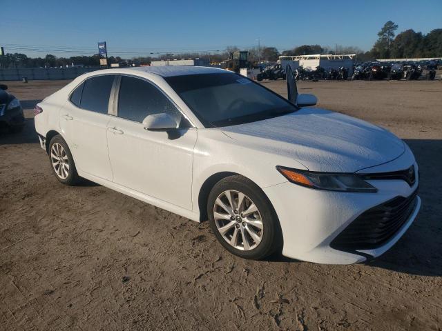  TOYOTA CAMRY 2018 Белы