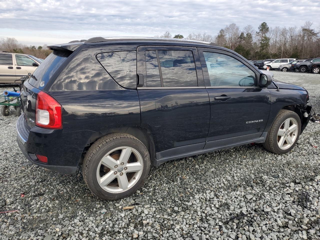 VIN 1C4NJDCB8DD271913 2013 JEEP COMPASS no.3