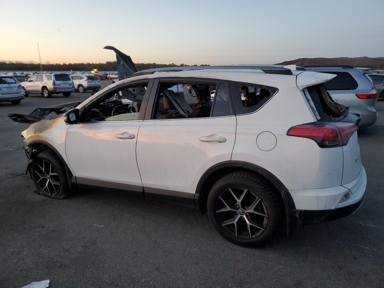 2018 Toyota RAV 4 - Image 2