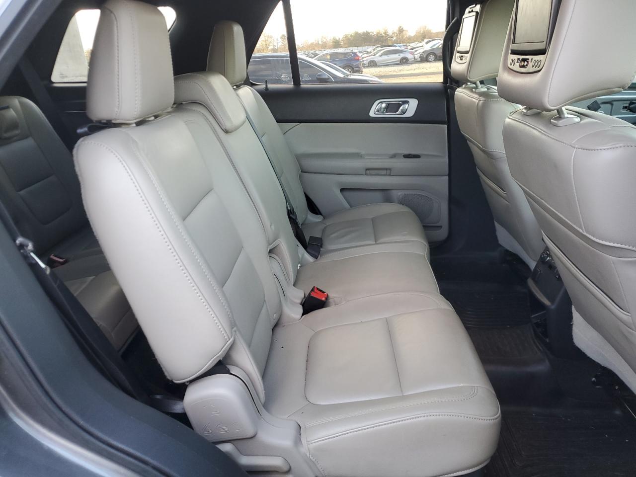 2011 Ford Explorer - Image 11