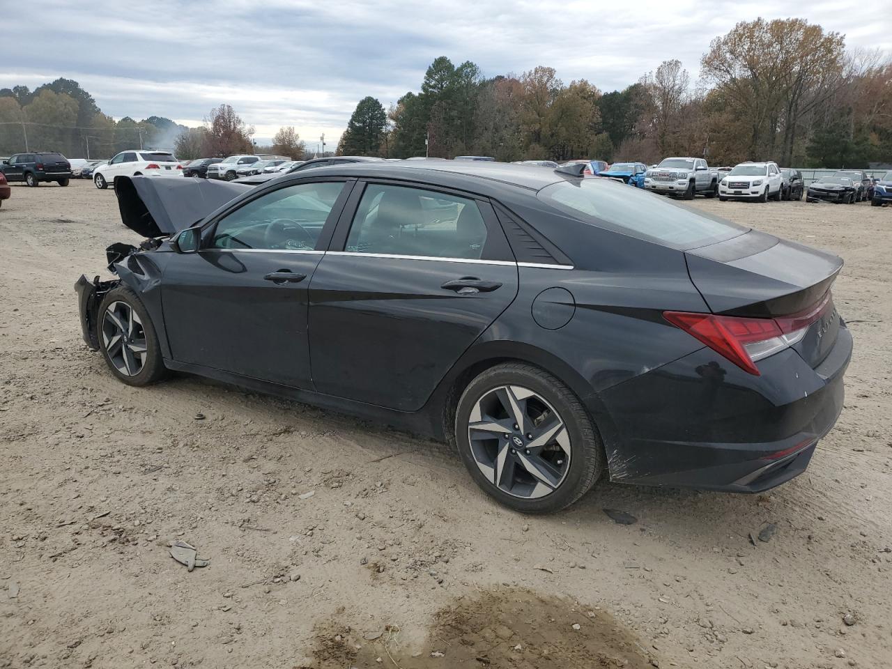 2022 Hyundai Elantra - Image 2
