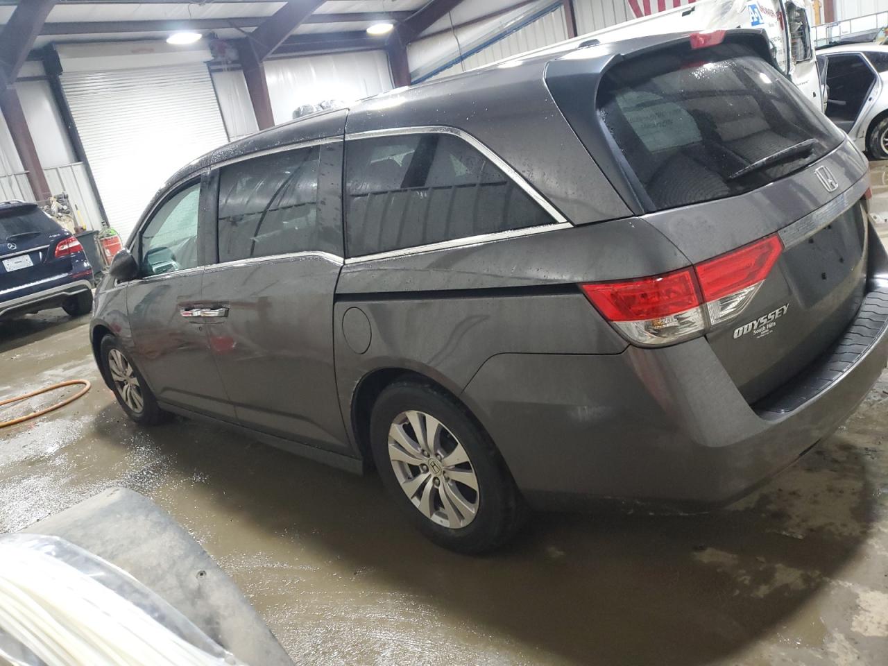 2016 Honda Odyssey - Image 2