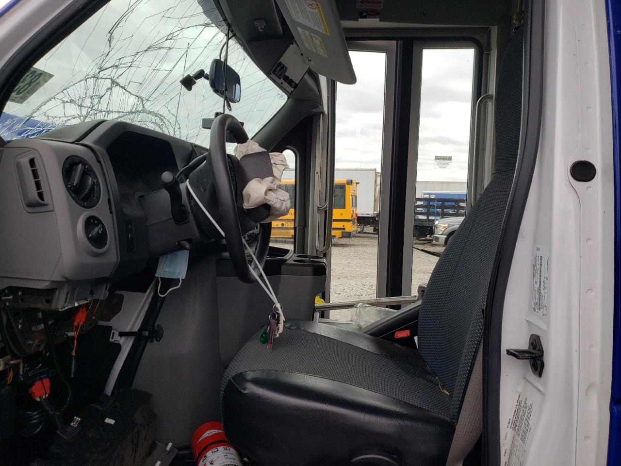 2020 Ford Econoline E350 Super Duty Cutaway Van VIN: 1FDEE3F68KDC65454 Lot: 83767404