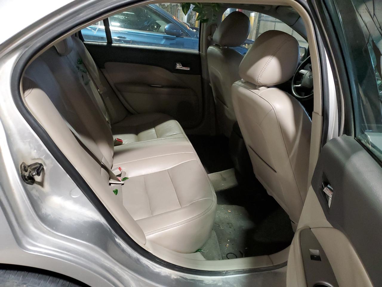 2012 Ford Fusion - Image 10
