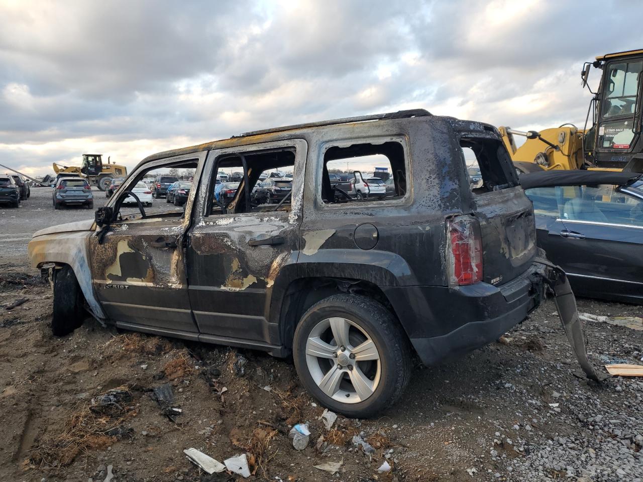 2016 Jeep Liberty (Patriot) - Image 2