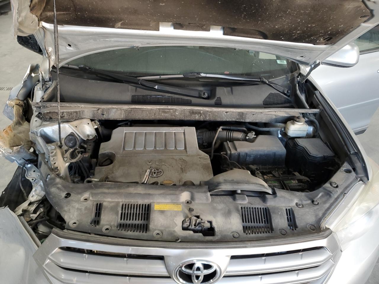 2013 Toyota Highlander - Image 12