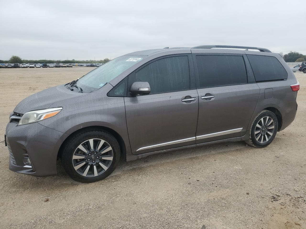 2019 Toyota Sienna - Image 1