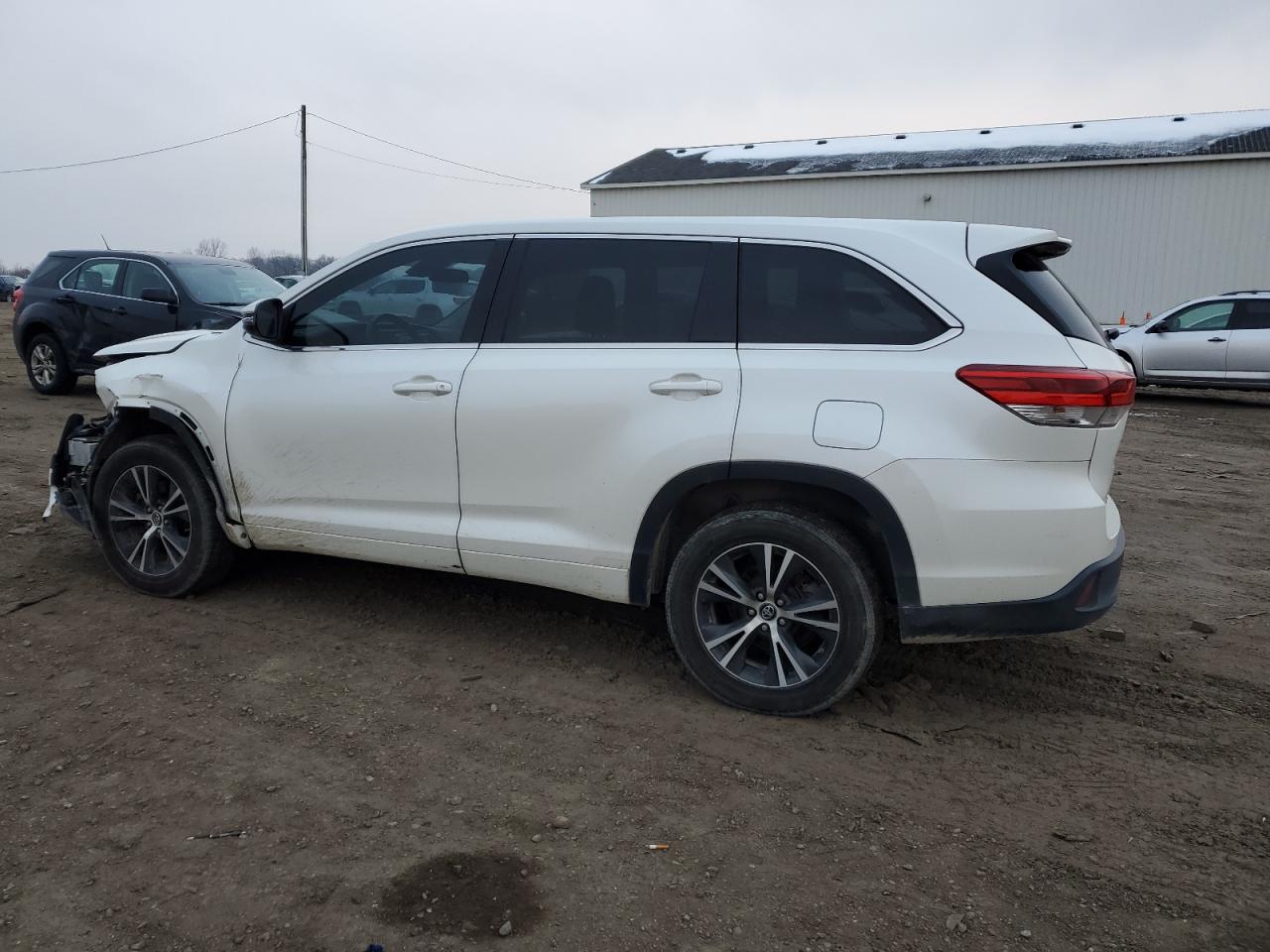 2017 Toyota Highlander - Image 2