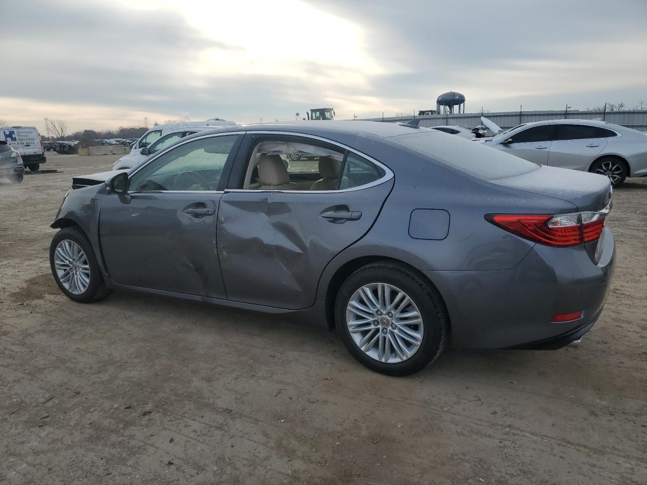 2013 Lexus ES - Image 2