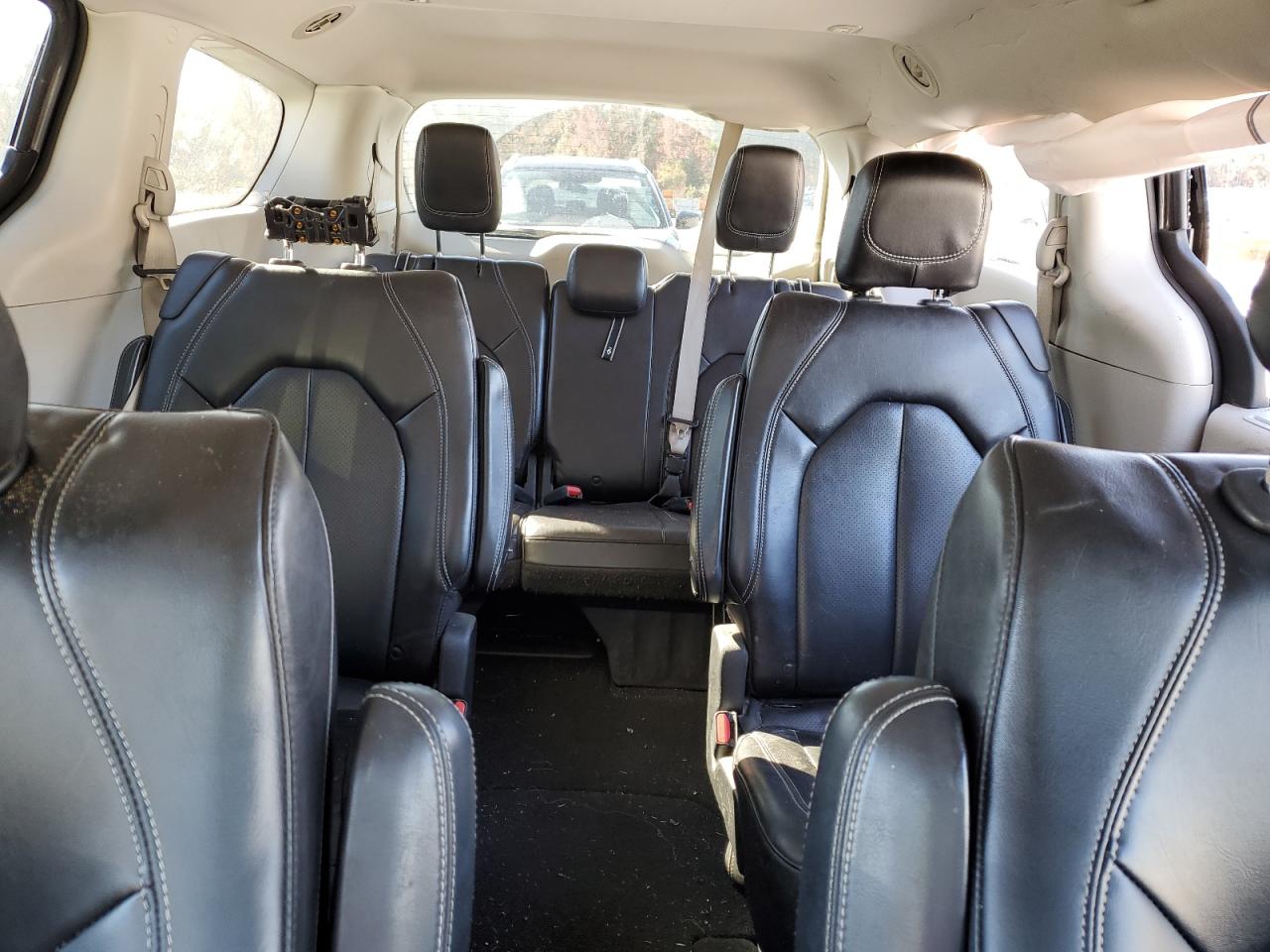 2021 Chrysler Voyager - Image 10