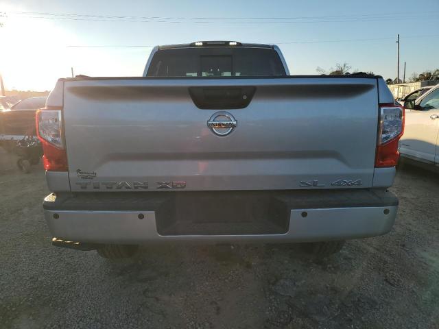 Pickups NISSAN TITAN 2016 Silver