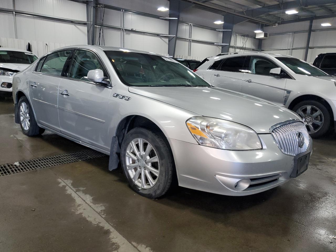 2010 Buick Lucerne - Image 4