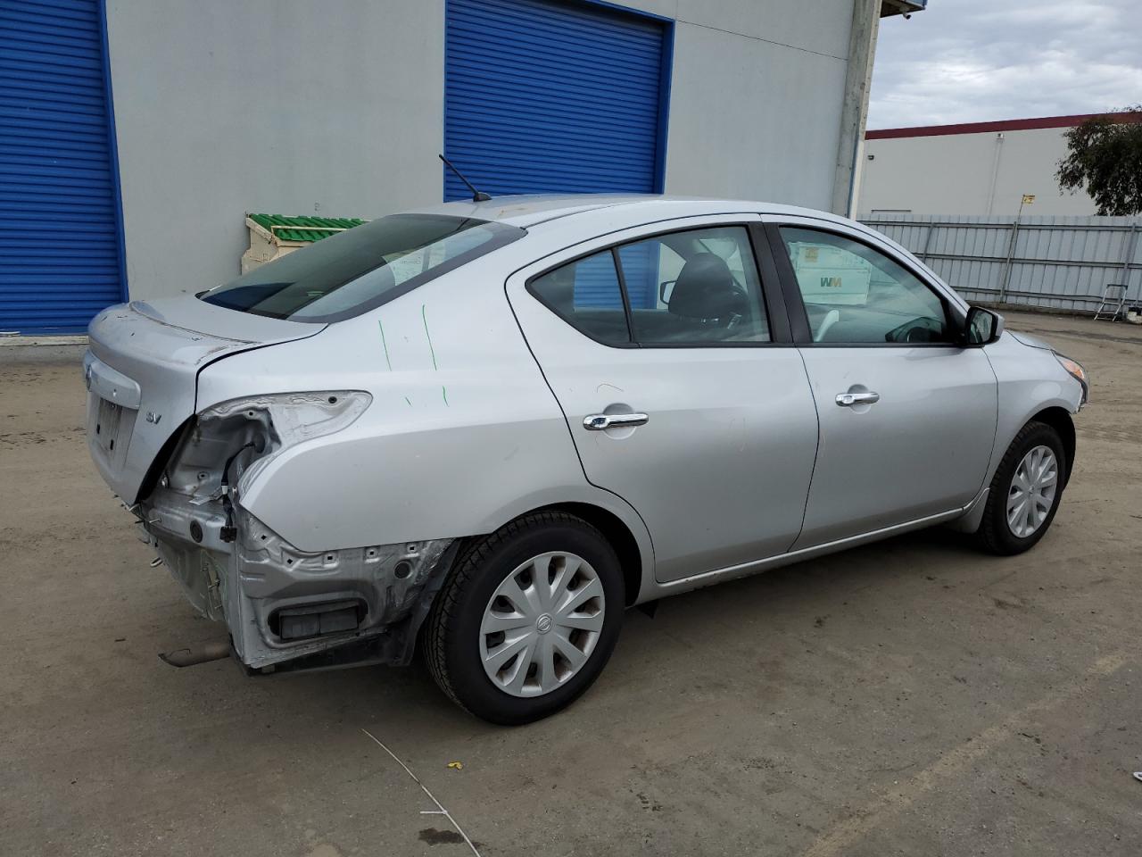 VIN 3N1CN7AP0KL811339 2019 NISSAN VERSA no.3