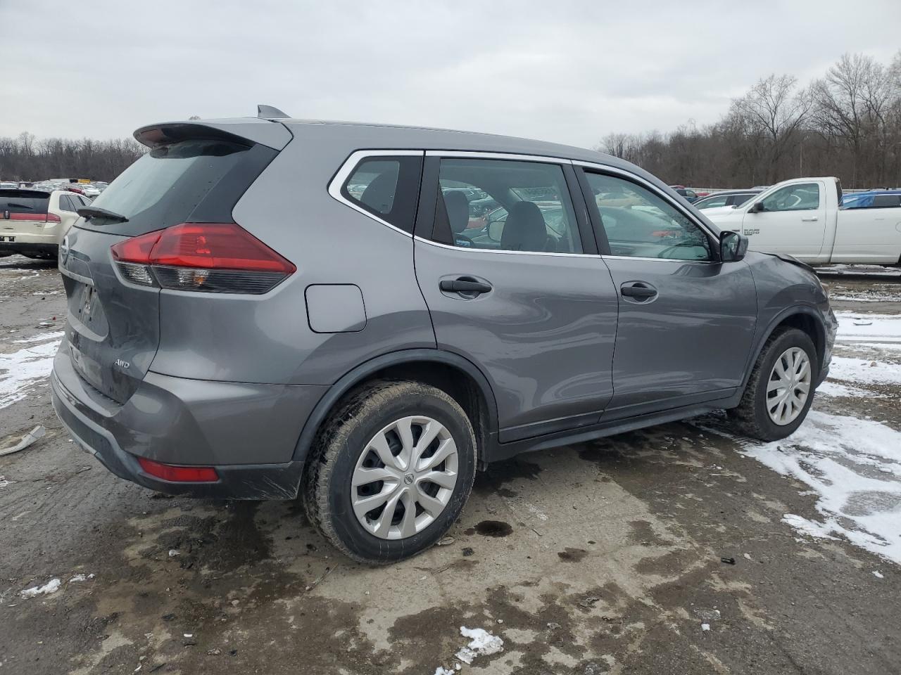 2018 Nissan Rogue - Image 3