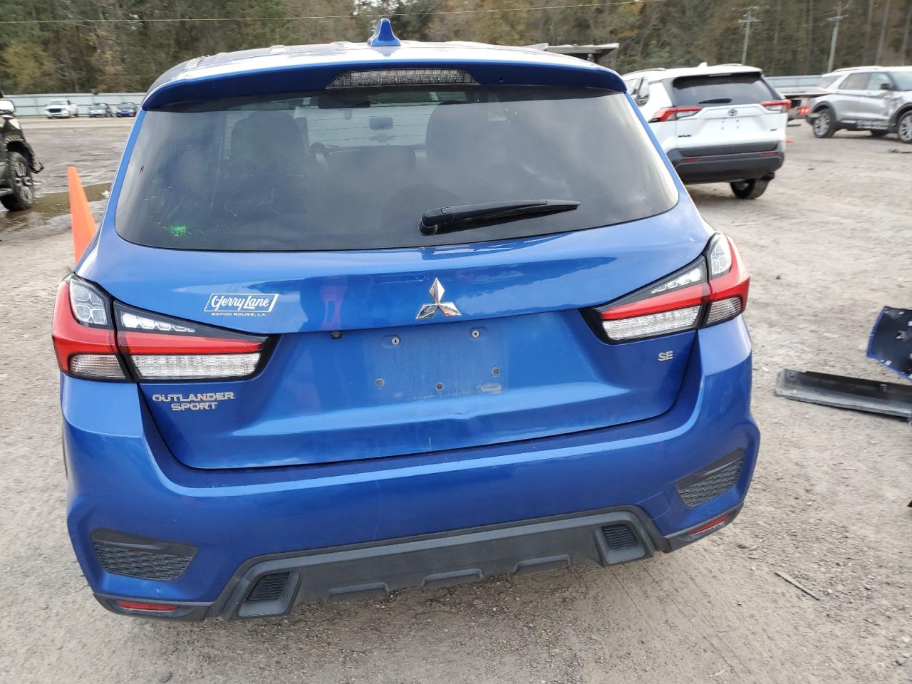2020 Mitsubishi Outlander - Image 6