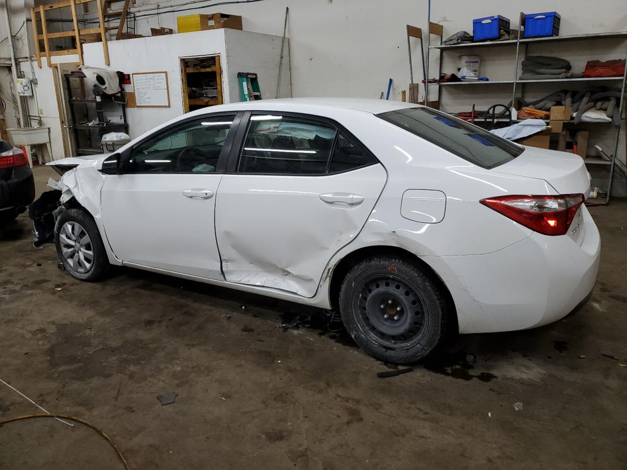 5YFBURHE2FP307556 2015 TOYOTA COROLLA - Image 2